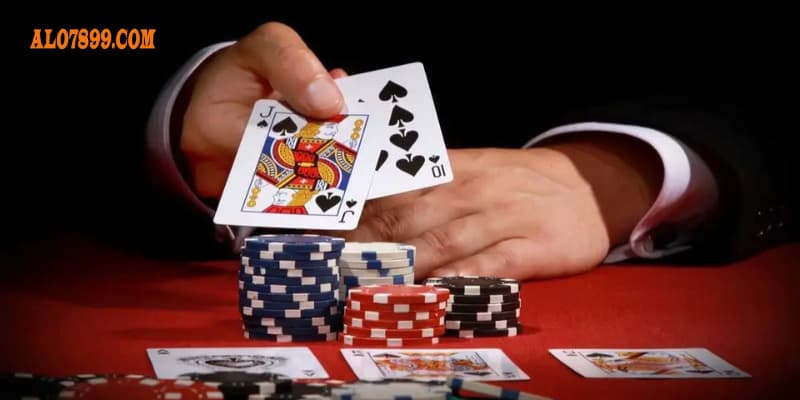 Biết Bluff trong Xì tố là gì